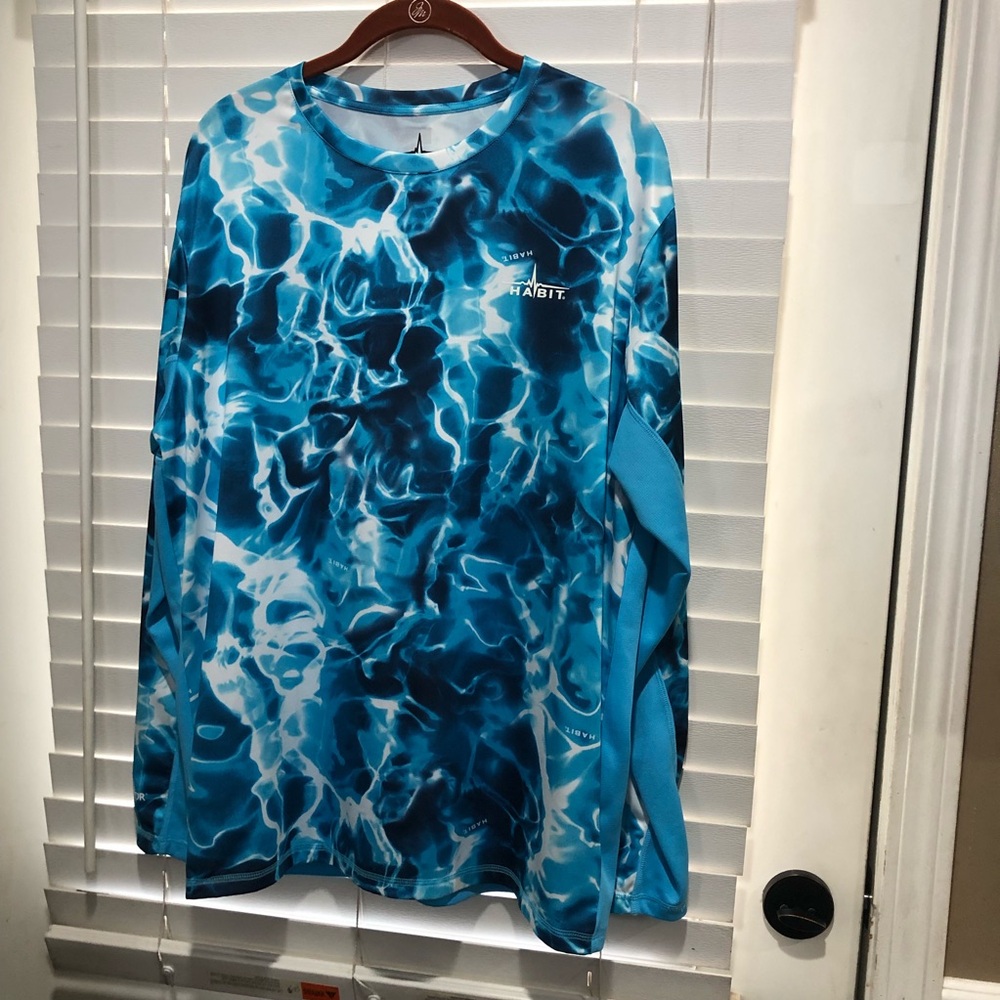Habit Shirt